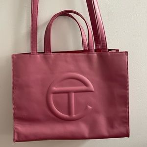 Medium Corned beef telfar !!